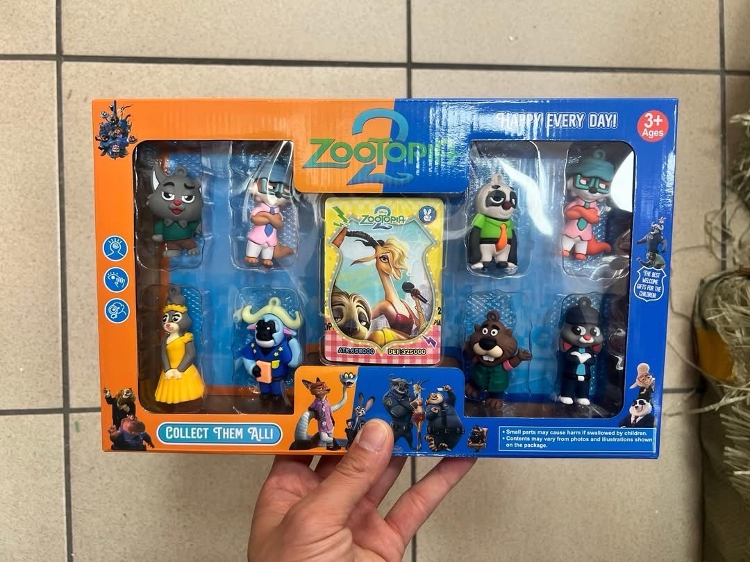 #44-Zestaw 8 figurki