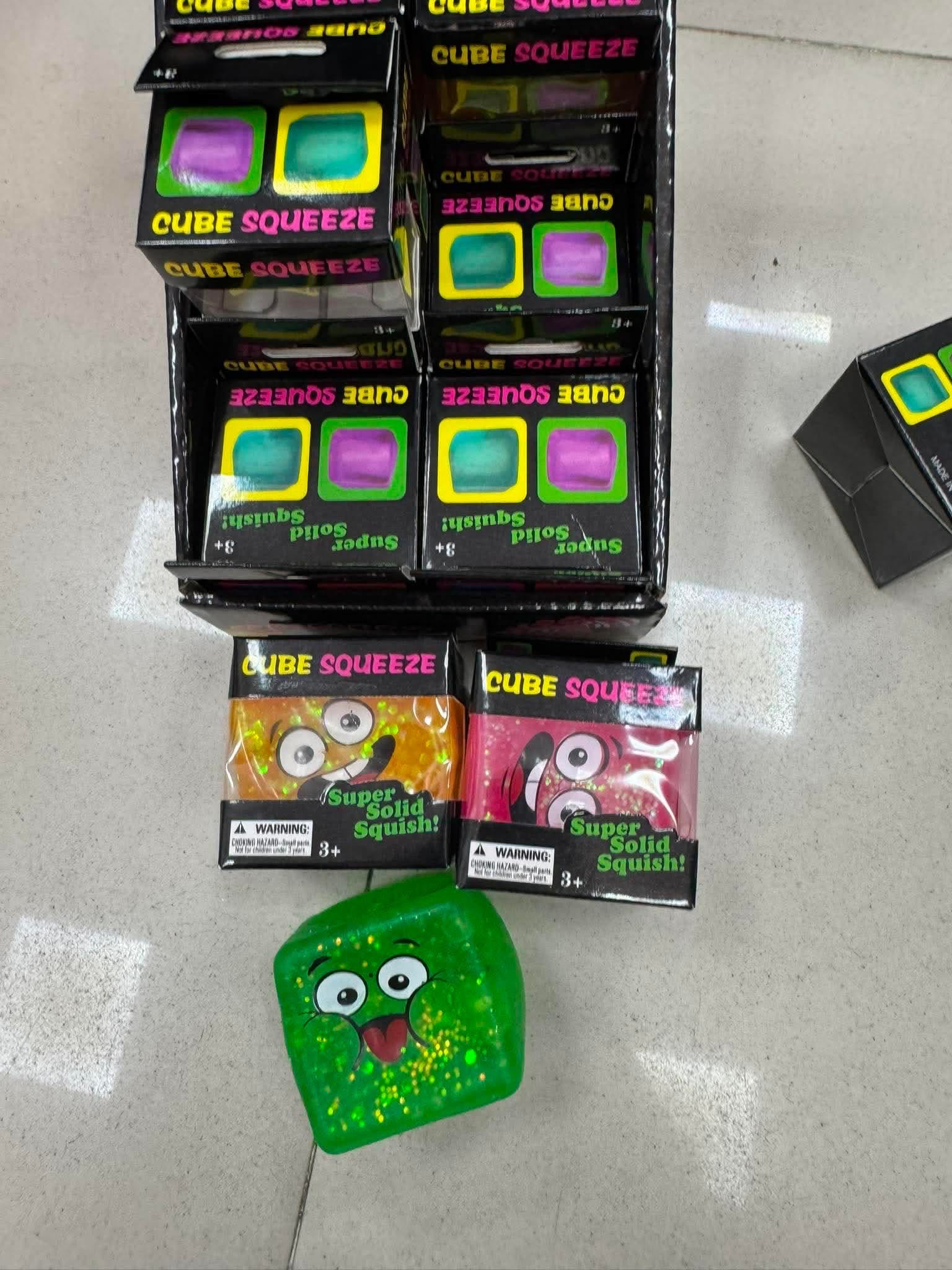 cube brokat