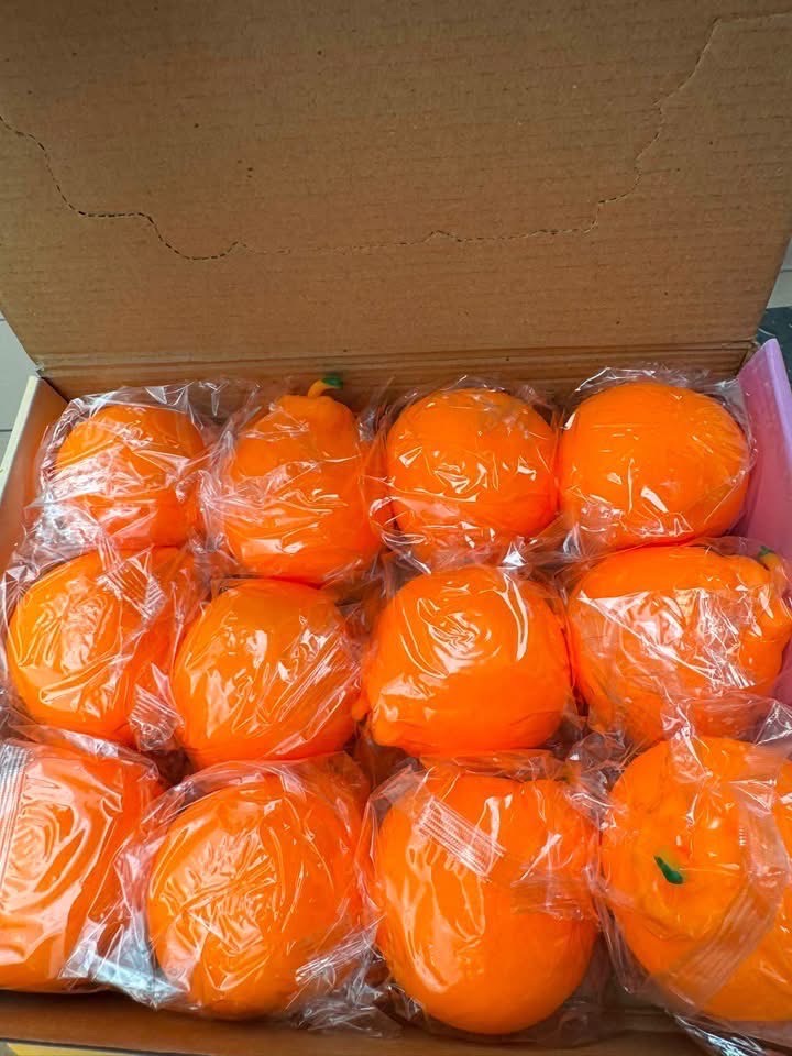 Pomarańczowy